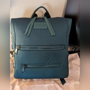 NWOT Medium Evergreen Indi